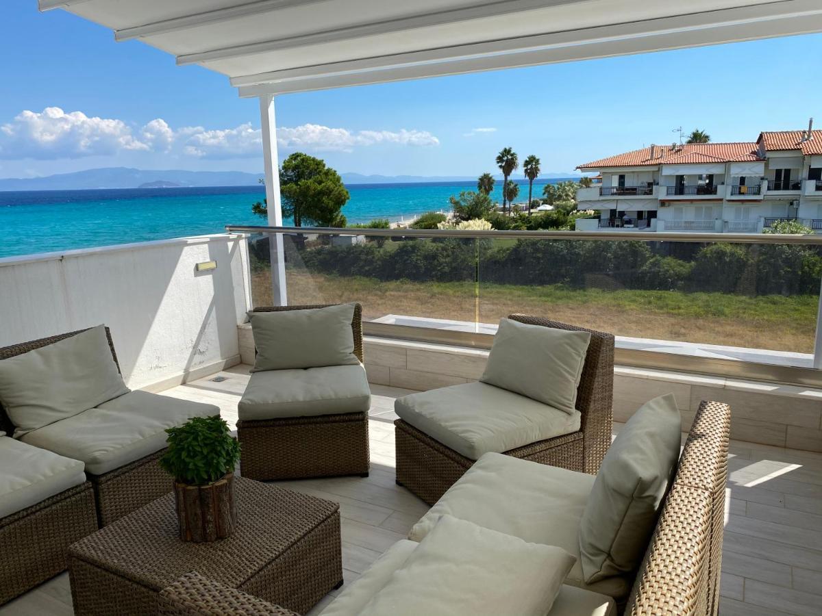 Villa Theodora In Front Of The Sea Ханиоти Экстерьер фото
